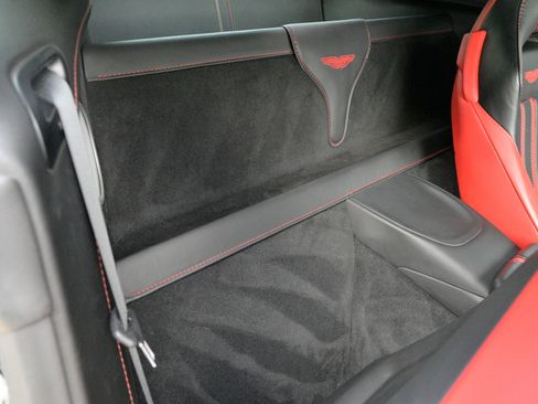 Used 2019 Aston Martin V8 Vantage Coupe image 39