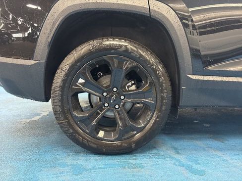 New 2026 Chevrolet Equinox LT w/ Midnight Edition AWD/4WD image 5