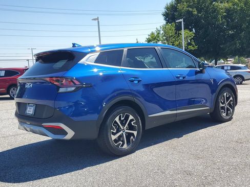 Used 2024 Kia Sportage EX FWD image 5