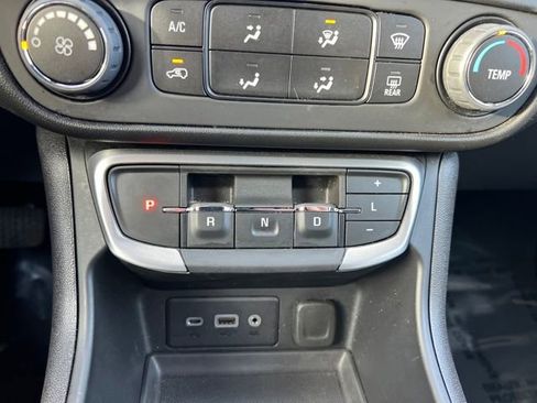 Used 2024 GMC Terrain SLE image 20