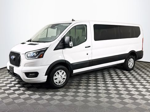 Used 2023 Ford Transit 350 XLT image 4