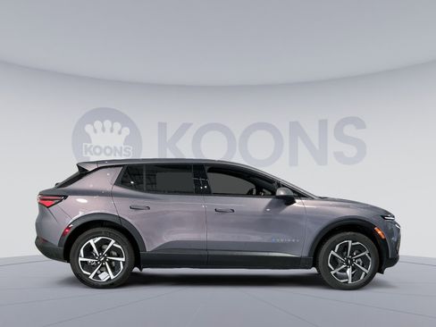 New 2026 Chevrolet Equinox EV LT image 17