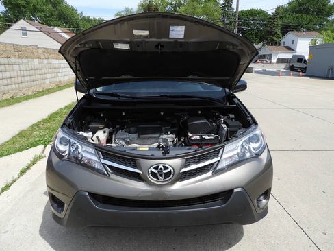 Used 2015 Toyota RAV4 LE w/ Four Season Floor Mat Package AWD/4WD image 47