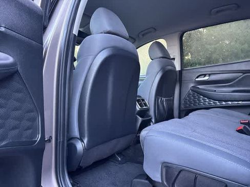 Used 2019 Hyundai Santa Fe SEL FWD image 16