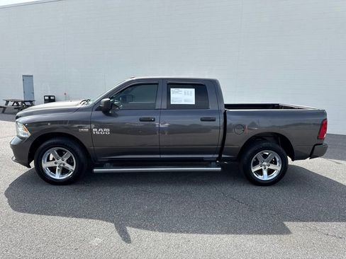 Used 2017 RAM 1500 Express AWD/4WD image 4
