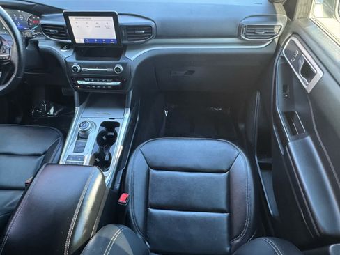 Used 2020 Ford Explorer XLT w/ Equipment Group 202A image 15