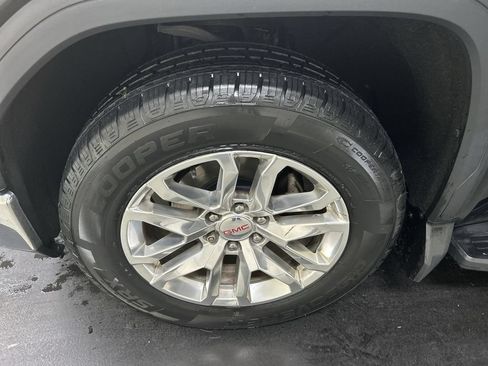 Used 2019 GMC Sierra 1500 SLT w/ SLT Premium Package AWD/4WD image 8