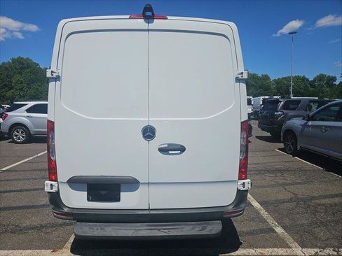 Used 2022 Mercedes-Benz Sprinter 2500 image 8