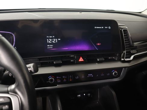 Used 2023 Kia Sportage EX image 5