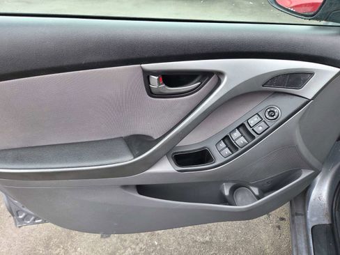 Used 2016 Hyundai Elantra SE w/ Option Group 02 image 8