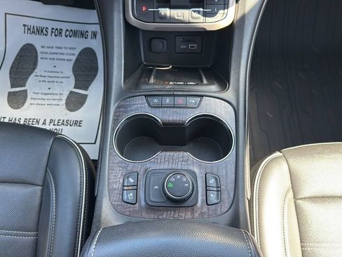 Used 2022 GMC Acadia Denali w/ GMC Pro Grade Package AWD/4WD image 18