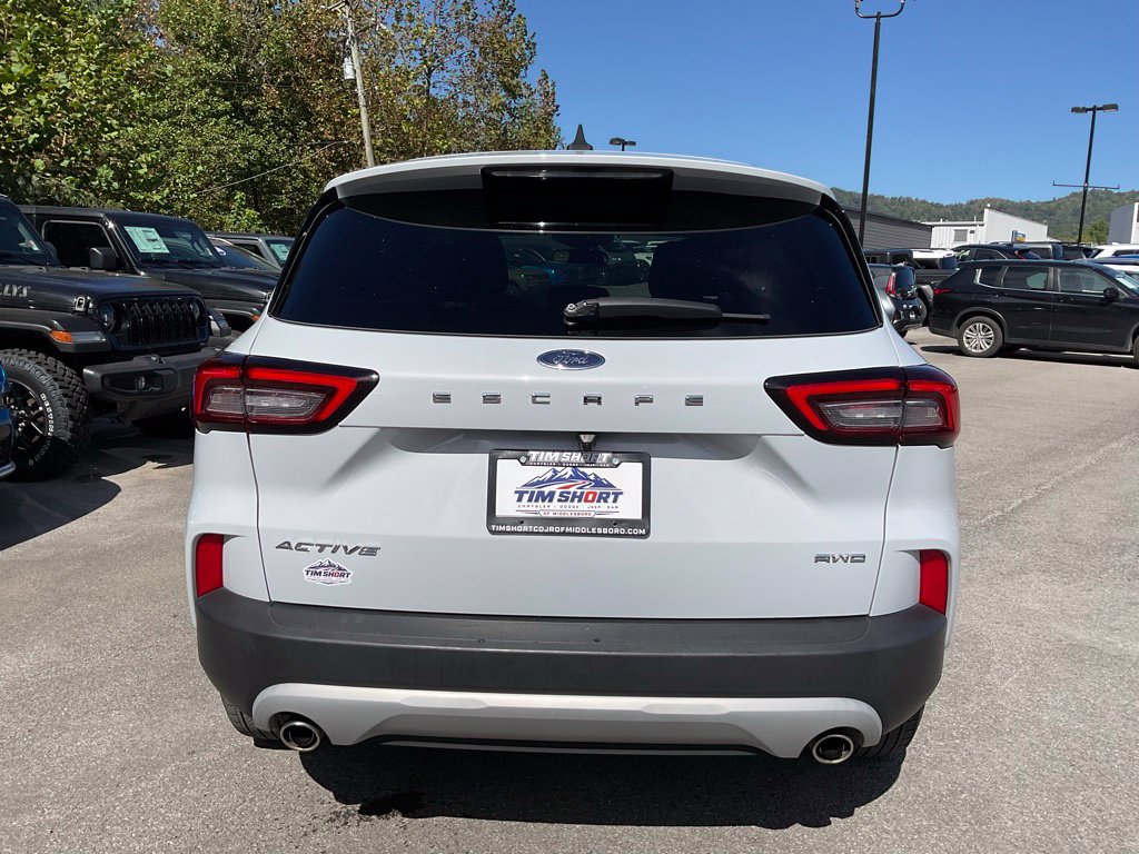 Used 2025 Ford Escape Active AWD/4WD image 5