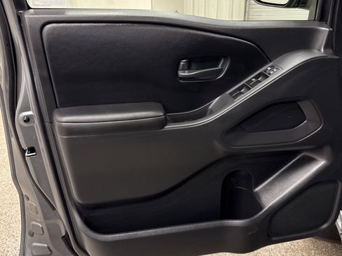 Used 2025 Nissan Frontier S image 3