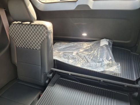 New 2026 GMC Acadia Denali w/ Super Cruise Package image 8