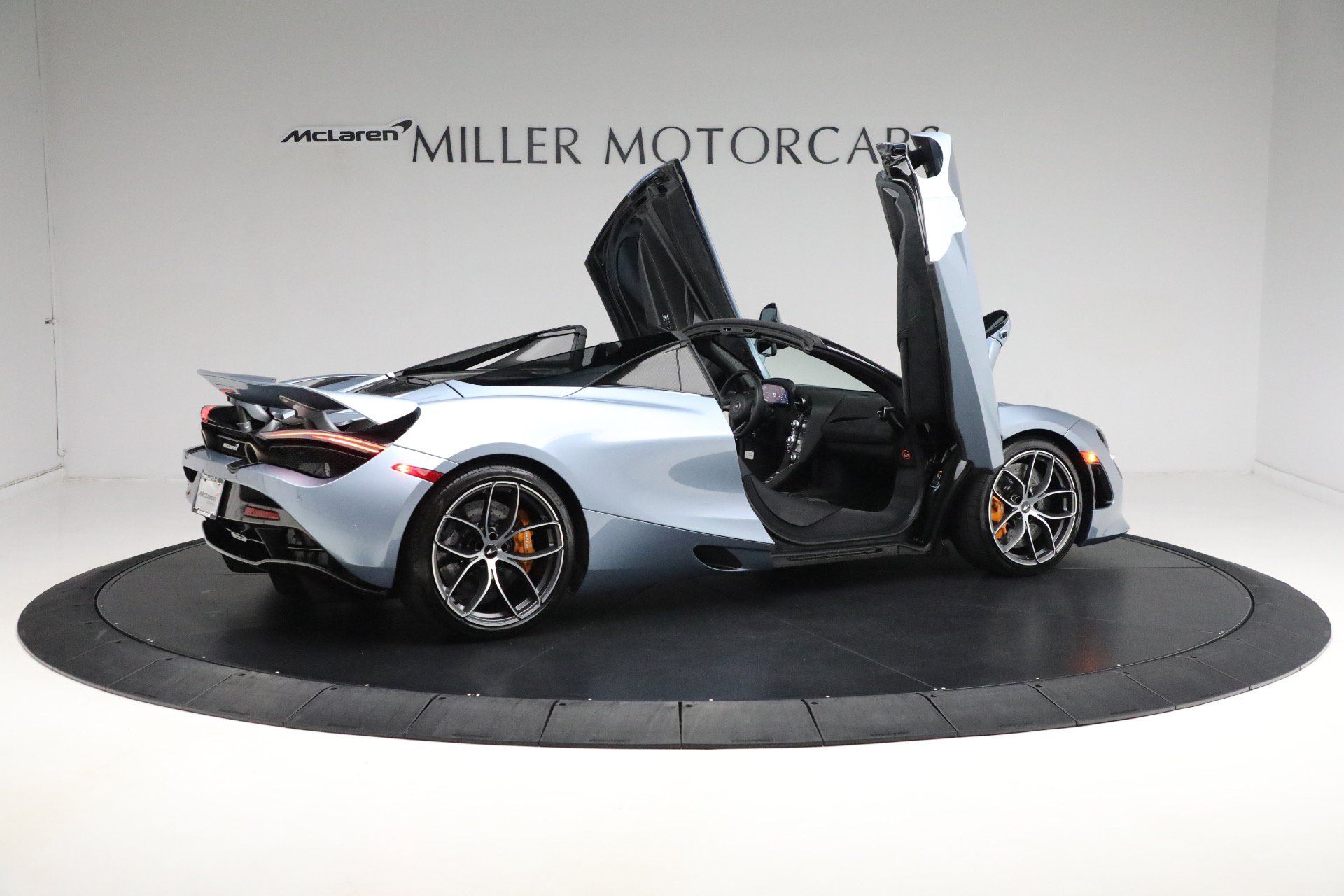 Used 2023 McLaren 720S Performance RWD image 21