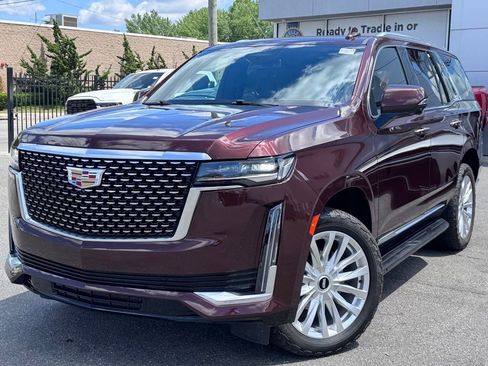 Used 2022 Cadillac Escalade Luxury AWD/4WD image 3