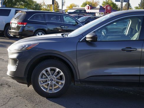 Used 2022 Ford Escape SE w/ Cold Weather Package image 7