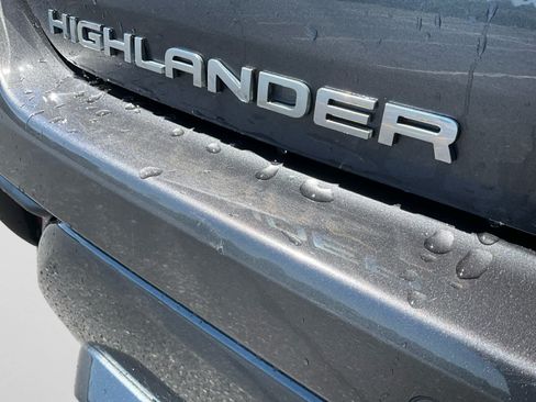 Used 2023 Toyota Highlander Limited AWD/4WD image 17