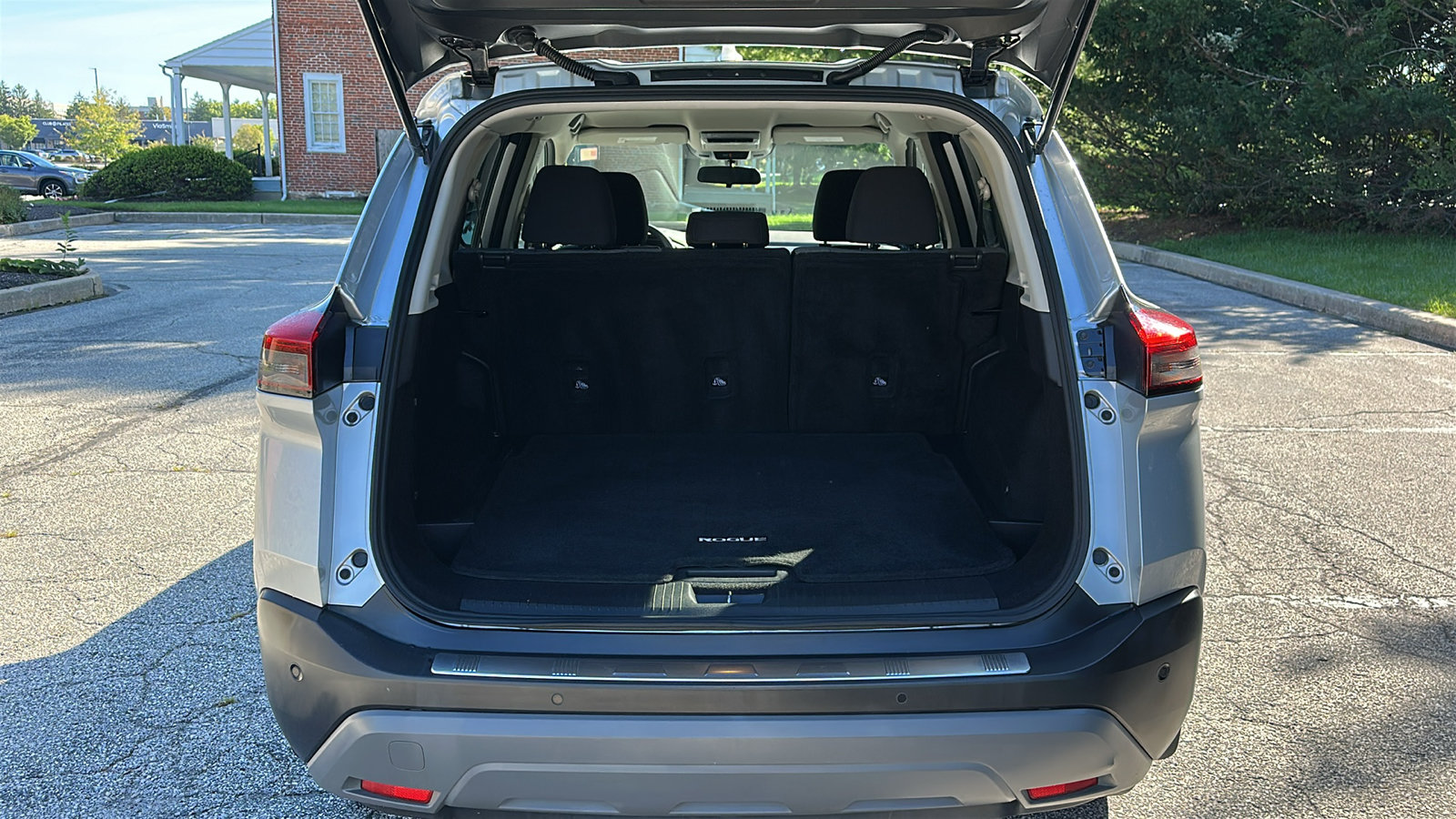 Certified 2022 Nissan Rogue SV AWD/4WD image 6