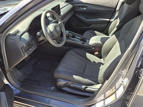 Certified 2025 Honda Accord LX image 9