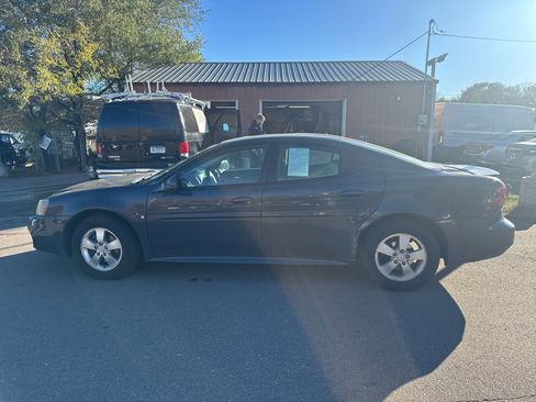 Used 2008 Pontiac Grand Prix w/ Premium Package image 8