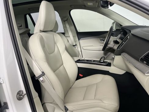 Used 2025 Volvo XC90 T8 Plus w/ Protection Package Premier image 33