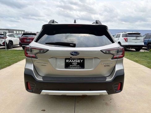 Used 2020 Subaru Outback Limited w/ Popular Package #2 AWD/4WD image 5