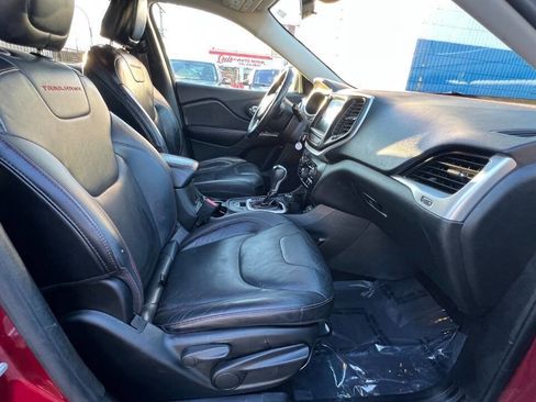 Used 2015 Jeep Cherokee Trailhawk w/ Leather Interior Group image 21