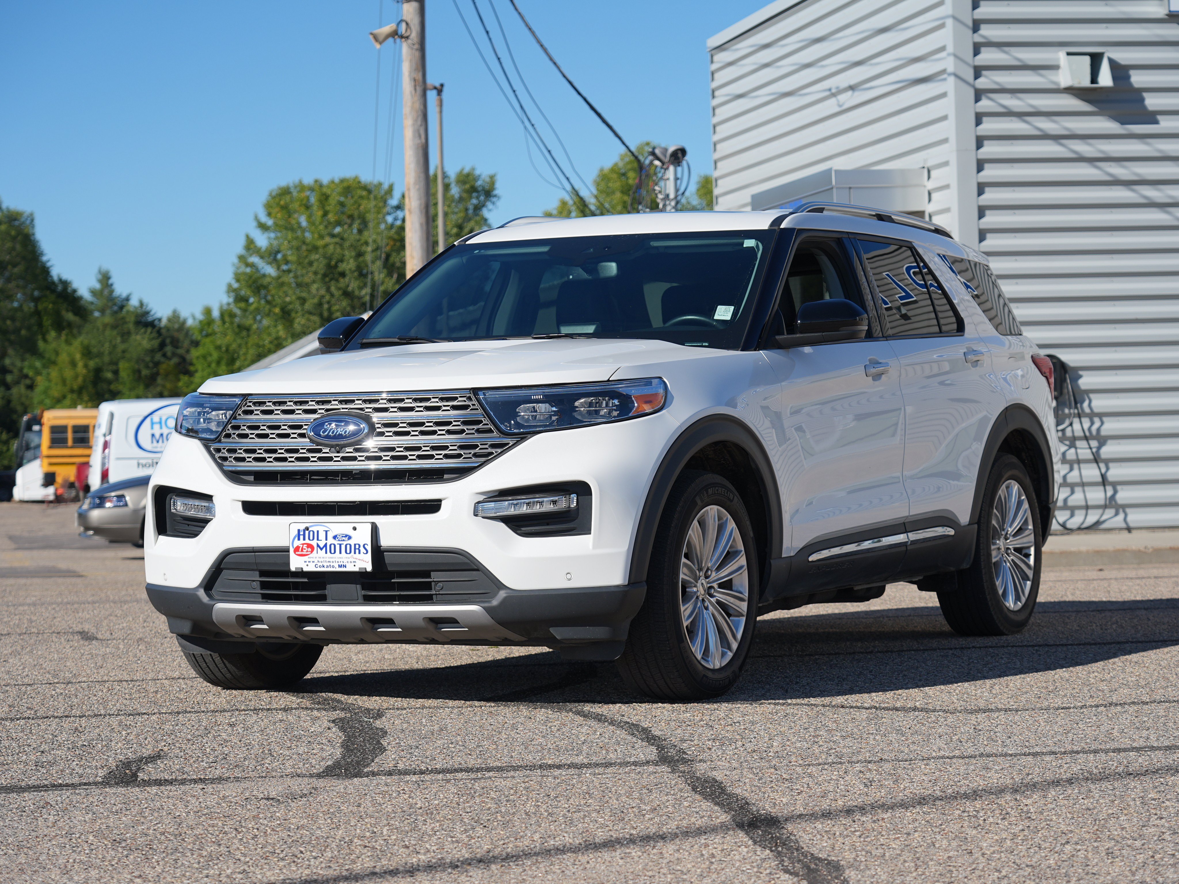 Used 2024 Ford Explorer Limited w/ Limited Technology Package AWD/4WD image 8
