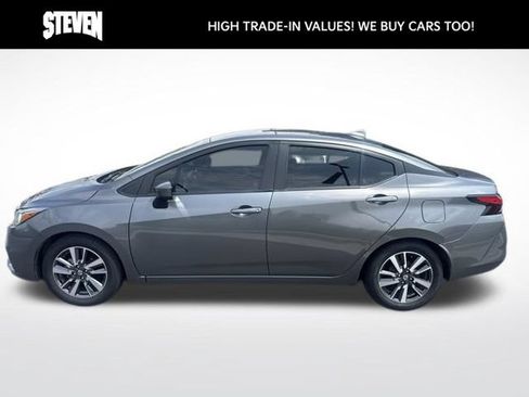 Used 2021 Nissan Versa SV FWD image 3