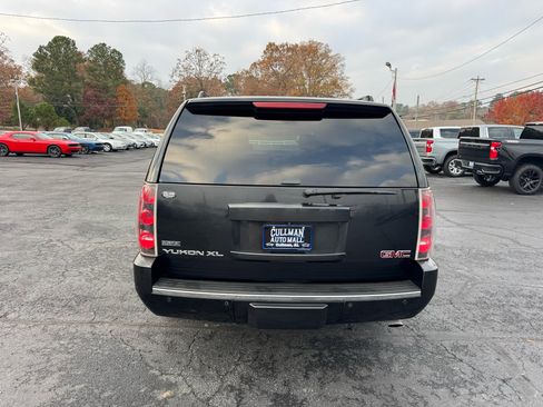 Used 2011 GMC Yukon XL Denali image 7