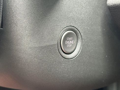 New 2025 Volkswagen ID.4 Pro image 22