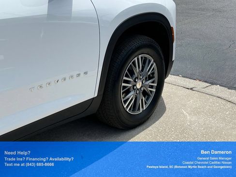 Used 2025 Chevrolet Traverse LT FWD image 27