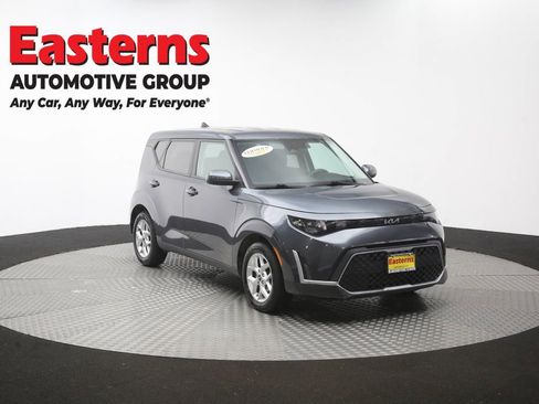Used 2023 Kia Soul LX w/ LX Technology Package FWD image 48