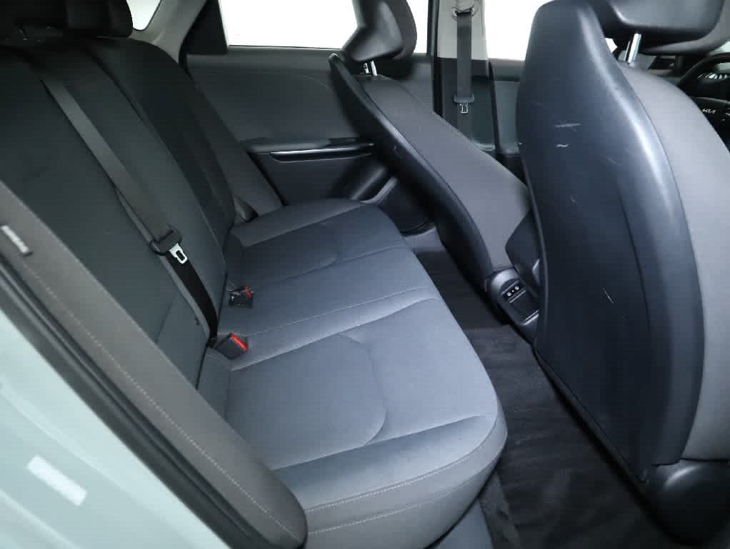 Used 2025 Kia K4 FWD image 32