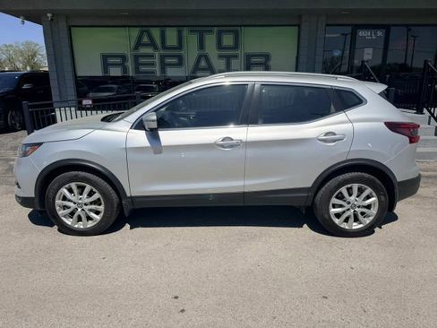 Used 2022 Nissan Rogue Sport SV w/ Technology Package AWD/4WD image 3
