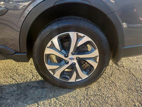 Used 2022 Subaru Outback Touring image 11