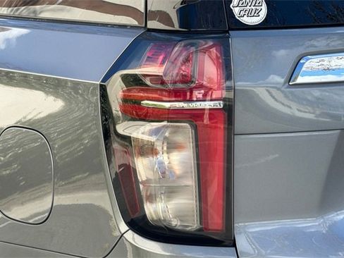 Used 2021 Chevrolet Suburban LT w/ LT Signature Package image 46