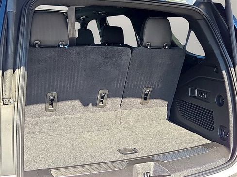 Used 2021 Chevrolet Tahoe Premier w/ Premium Package image 11