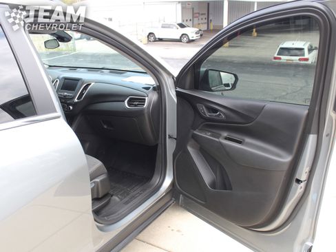 Used 2023 Chevrolet Equinox LT AWD/4WD image 27