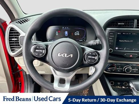 Used 2023 Kia Soul LX FWD image 15