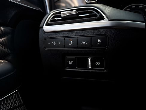 Used 2020 Hyundai Palisade Limited FWD image 16