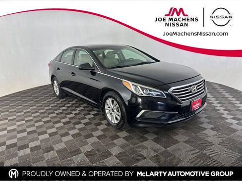 Used 2017 Hyundai Sonata SE FWD image 1