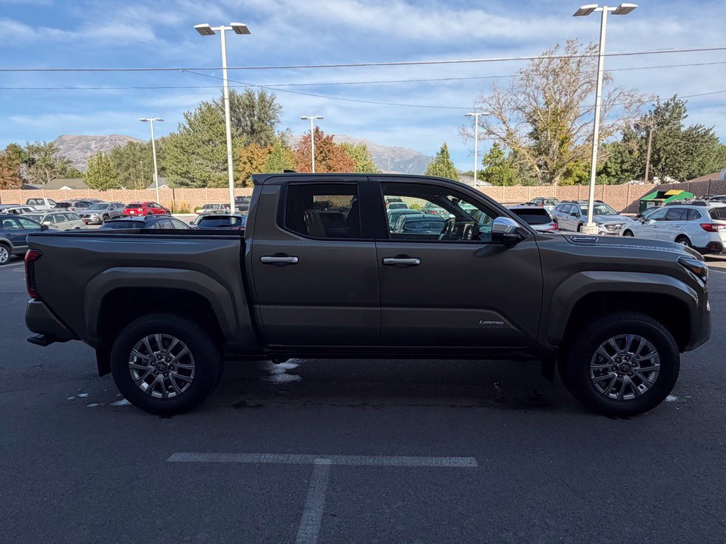 Used 2025 Toyota Tacoma Limited AWD/4WD image 6