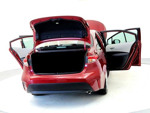 Used 2024 Toyota Corolla LE image 11