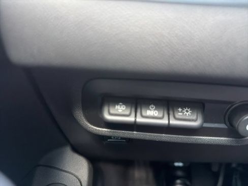 Used 2022 GMC Terrain SLT w/ Tech Package AWD/4WD image 27