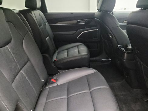 Used 2022 Kia Telluride SX w/ Nightfall Edition Package AWD/4WD image 19