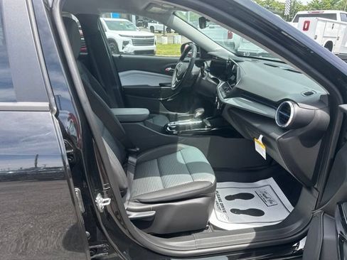 New 2026 Chevrolet Trax LT w/ Midnight Edition FWD image 30