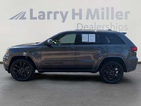 Used 2019 Jeep Grand Cherokee Altitude AWD/4WD image 2