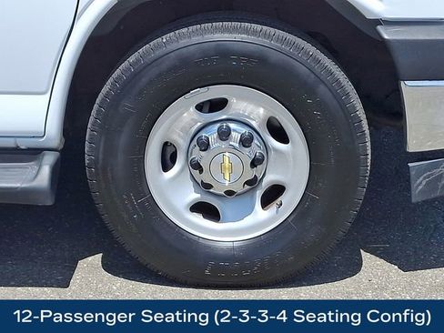 Used 2025 Chevrolet Express 3500 LT w/ LT Preferred Equipment Group RWD image 29